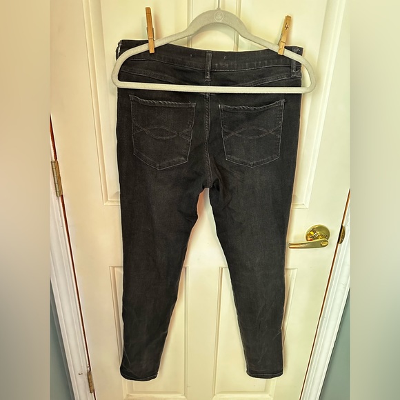 Abercrombie & Fitch Super Skinny High rise with button fly - Picture 2 of 4